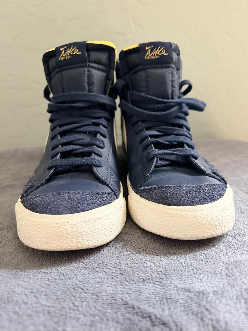 Nike Blazer Mid 77 Vintage Navy Blue White Yellow Script Sneakers W9 M7.5